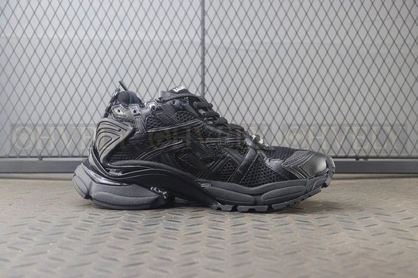 발렌시아가 러너 7 블랙 스니커즈