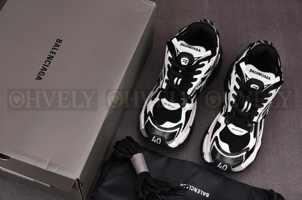 발렌시아가 러너 7 스니커즈 블랙 화이트