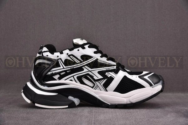 발렌시아가 러너 7 스니커즈 블랙 화이트