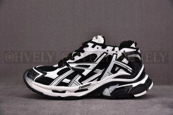 발렌시아가 러너 7 스니커즈 블랙 화이트