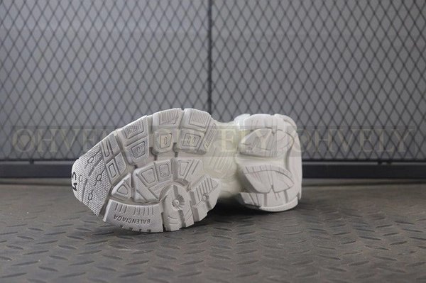 발렌시아가 러너 7 화이트 스니커즈