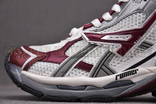 발렌시아가 러너 7 화이트 버건디 스니커즈