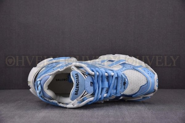 발렌시아가 러너 7 화이트 라이트 블루 스니커즈