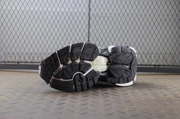 발렌시아가 러너 7 화이트 블랙 하이탑 스니커즈