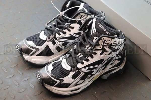 발렌시아가 러너 7 화이트 블랙 하이탑 스니커즈