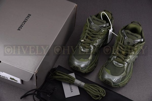 발렌시아가 러너 7 카키 스니커즈