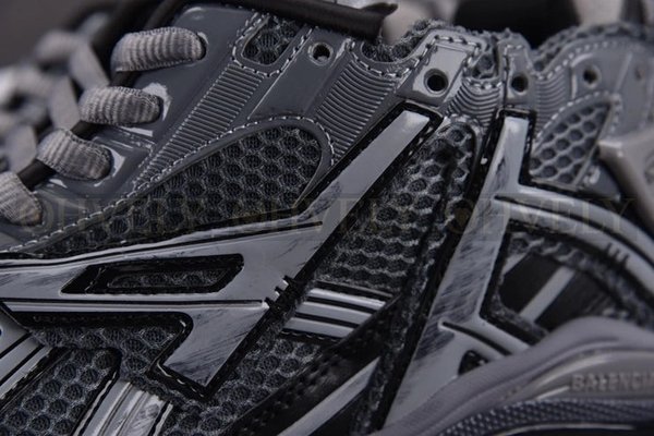 발렌시아가 러너 7 다크 그레이 스니커즈