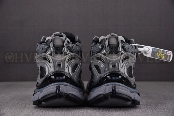 발렌시아가 러너 7 다크 그레이 스니커즈