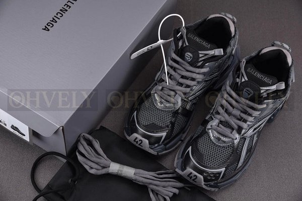 발렌시아가 러너 7 다크 그레이 스니커즈