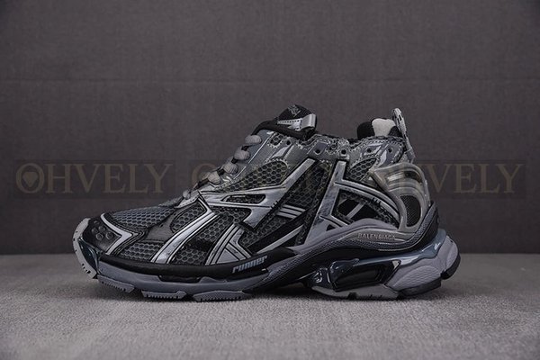 발렌시아가 러너 7 다크 그레이 스니커즈