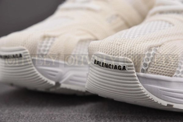 발렌시아가 팬텀 화이트 메시 스니커즈