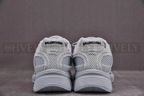 발렌시아가 팬텀 그레이 메시 스니커즈