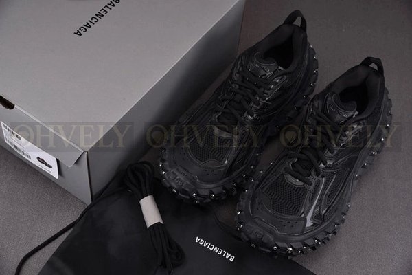 발렌시아가 바운서 블랙 스크류 스니커즈