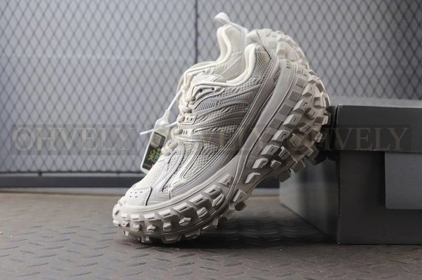 발렌시아가 바운서 베이지 스니커즈