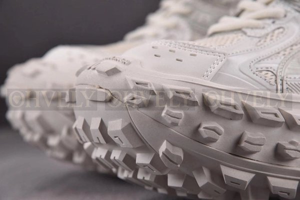 발렌시아가 바운서 화이트 스니커즈