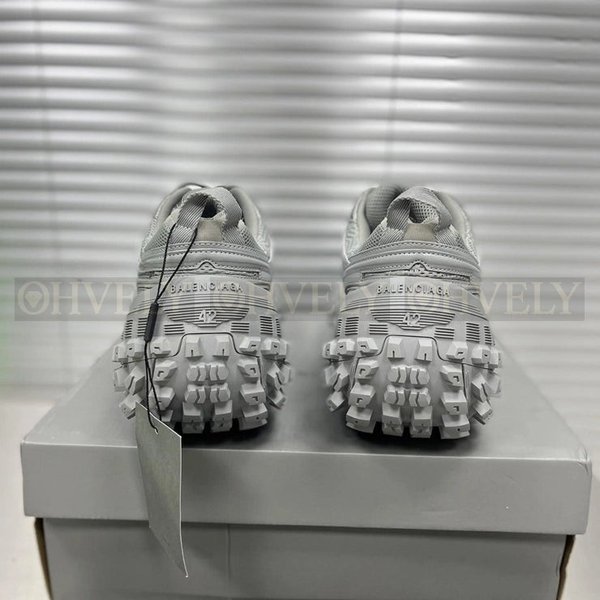 발렌시아가 바운서 그레이 메쉬 스니커즈