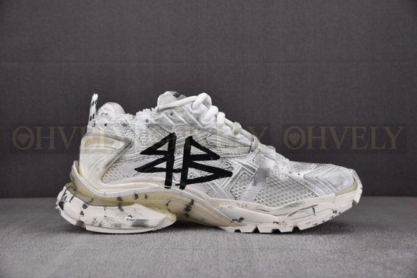 발렌시아가 러너 그래피티 스니커즈 화이트