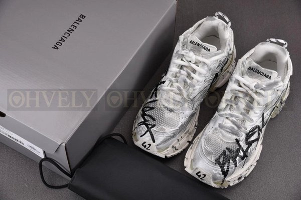 발렌시아가 러너 그래피티 스니커즈 화이트