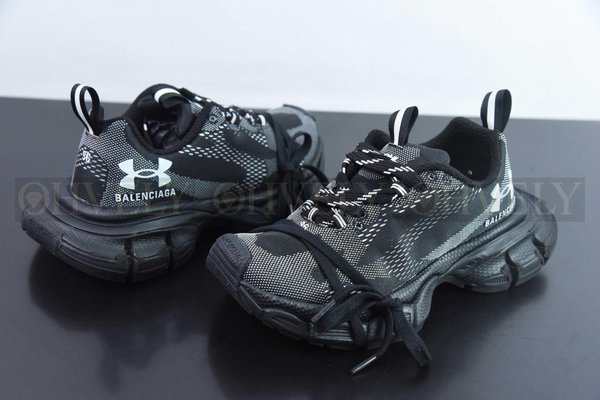 발렌시아가 X 언더아머 3XL 스니커즈 블랙