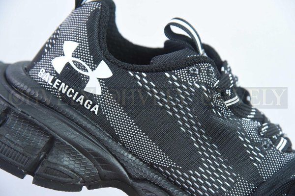 발렌시아가 X 언더아머 3XL 스니커즈 블랙