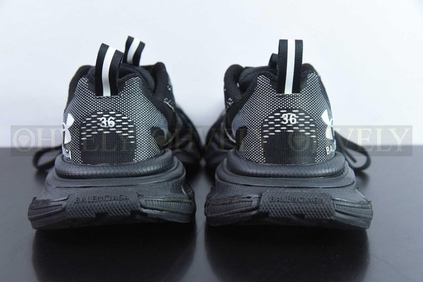 발렌시아가 X 언더아머 3XL 스니커즈 블랙