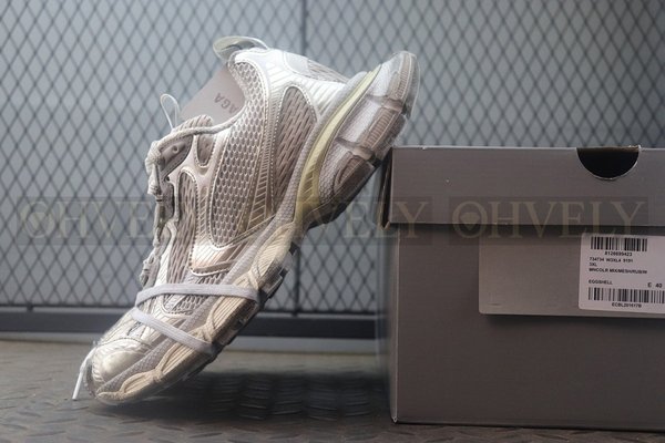 발렌시아가 3XL 에그쉘 스니커즈