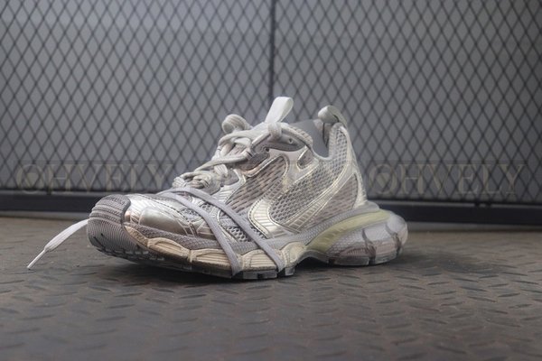 발렌시아가 3XL 에그쉘 스니커즈