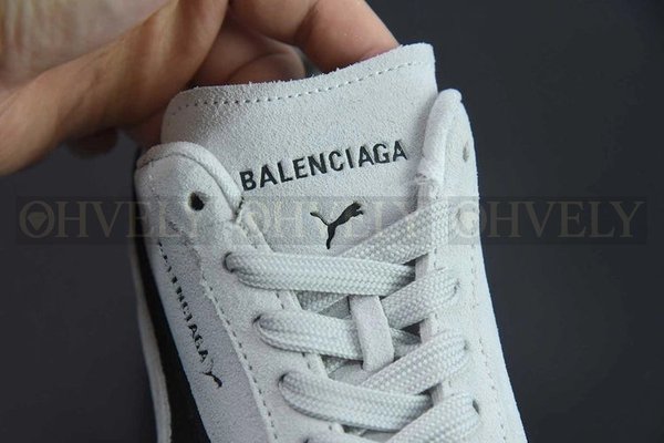 발렌시아가 x 푸마 스피드캣 스웨이드 화이트 블랙