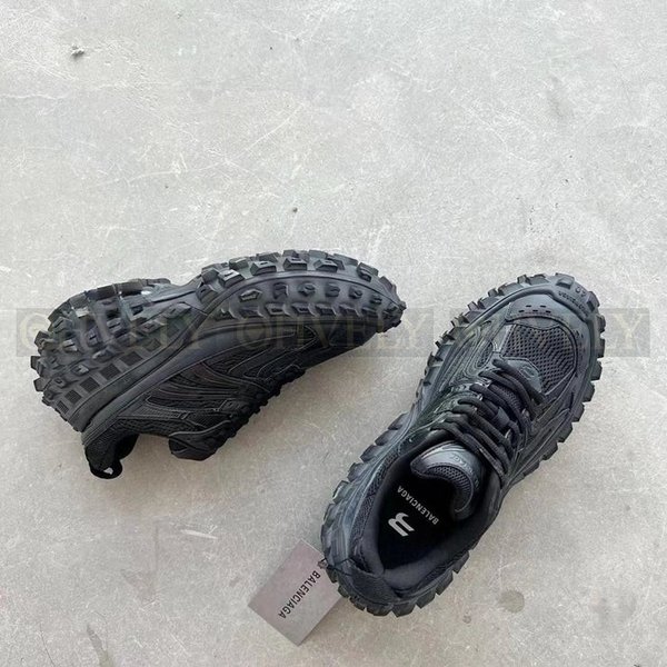 발렌시아가 바운서 블랙 스니커즈