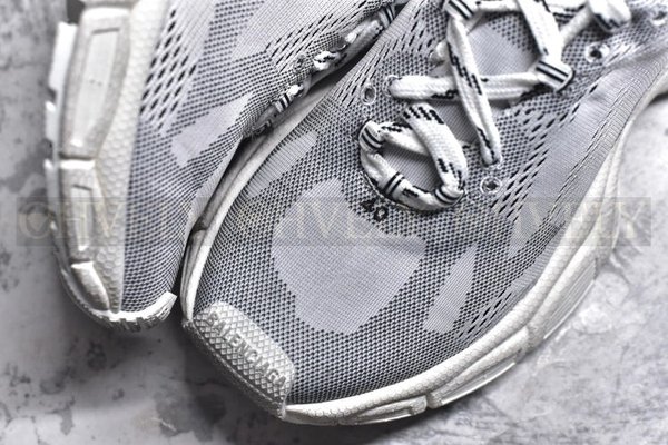 발렌시아가 x 언더아머 3XL 니트 스니커즈 화이트 블랙