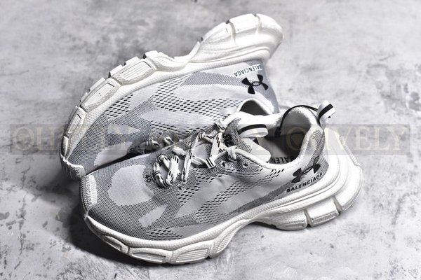 발렌시아가 x 언더아머 3XL 니트 스니커즈 화이트 블랙