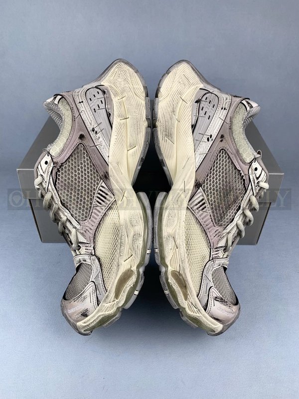 발렌시아가 스테이플러 스니커즈 베이지 그레이