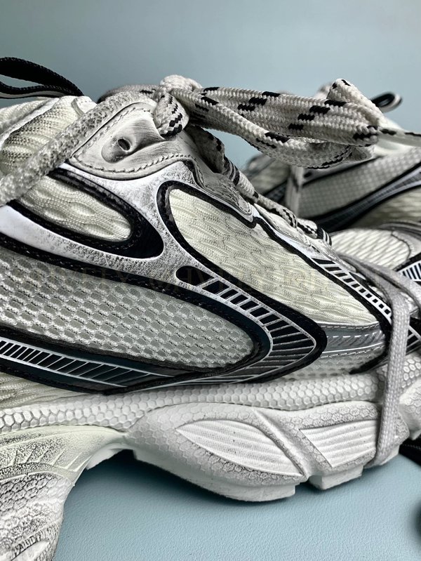 발렌시아가 3XL 스니커즈 화이트 블랙