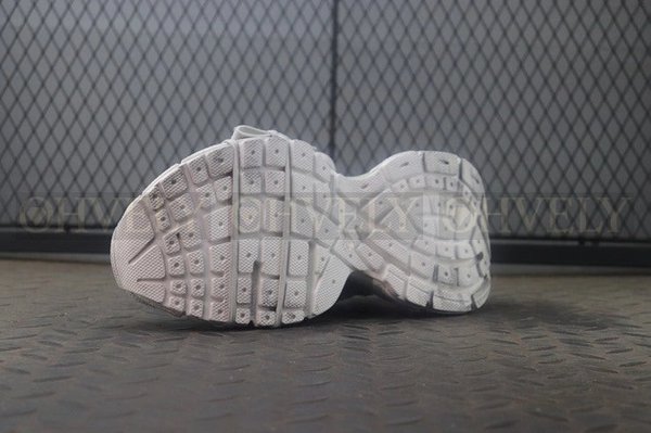 발렌시아가 3XL 라이트 베이지 스니커즈