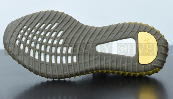 아디다스 이지 부스트 350 V2 어스