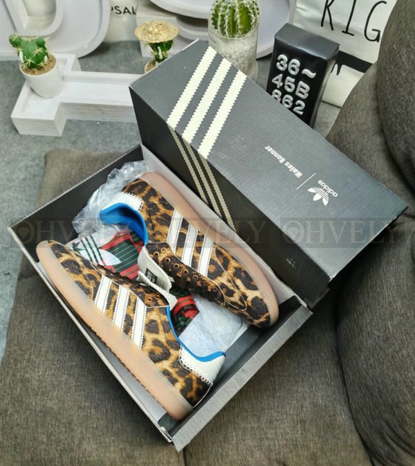 아디다스 x 웨일스 보너 포니 레오 삼바 다크 브라운 크림 화이트