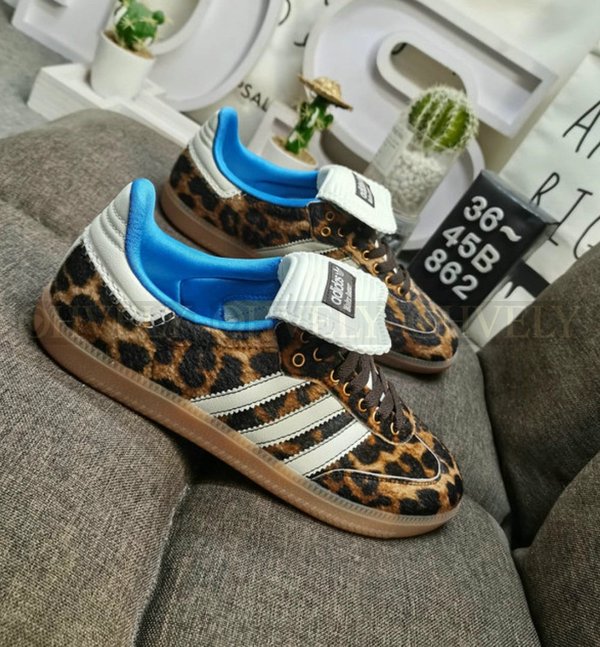 아디다스 x 웨일스 보너 포니 레오 삼바 다크 브라운 크림 화이트