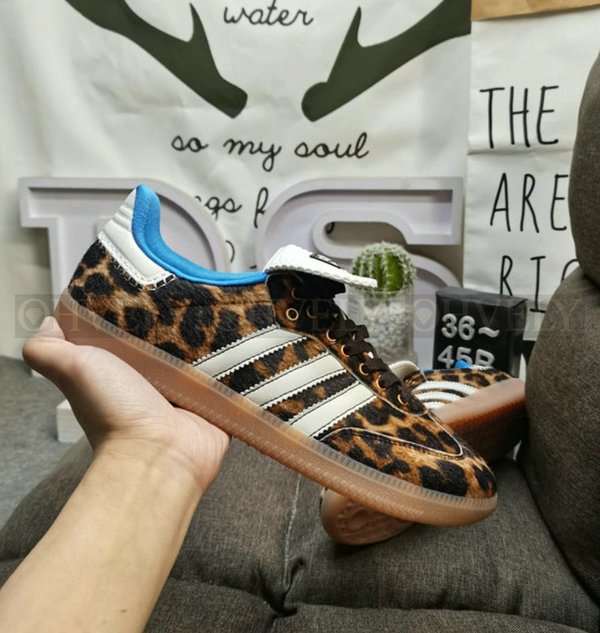 아디다스 x 웨일스 보너 포니 레오 삼바 다크 브라운 크림 화이트