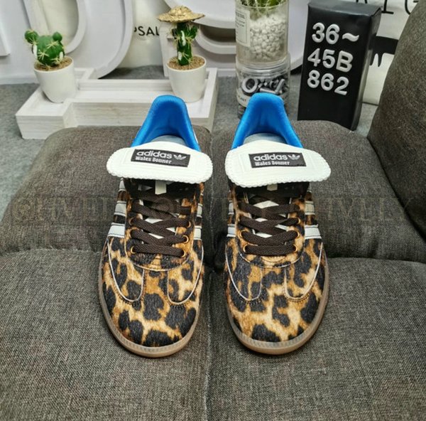 아디다스 x 웨일스 보너 포니 레오 삼바 다크 브라운 크림 화이트