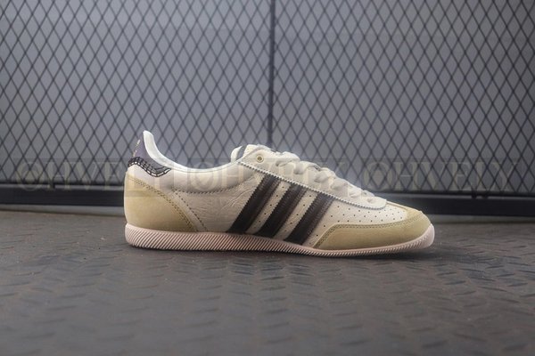 아디다스 x 웨일스 보너 재팬 슈즈 크림 화이트