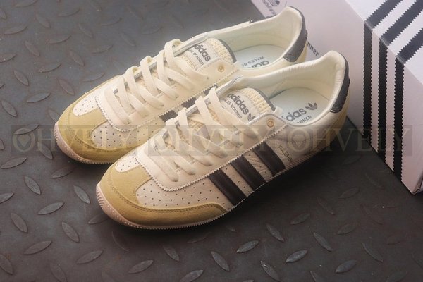 아디다스 x 웨일스 보너 재팬 슈즈 크림 화이트