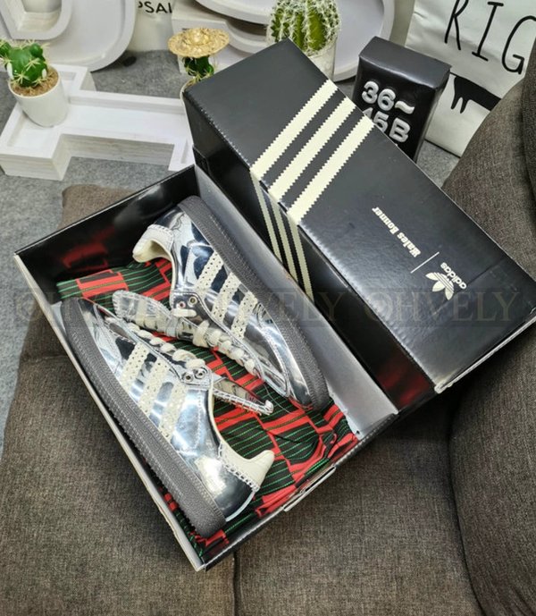 아디다스 x 웨일스 보너 삼바 실버 메탈릭