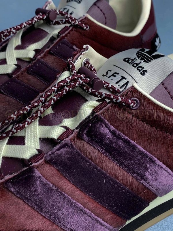 아디다스 x 송 포 더 뮤트 컨트리 OG 마룬 코어 블랙