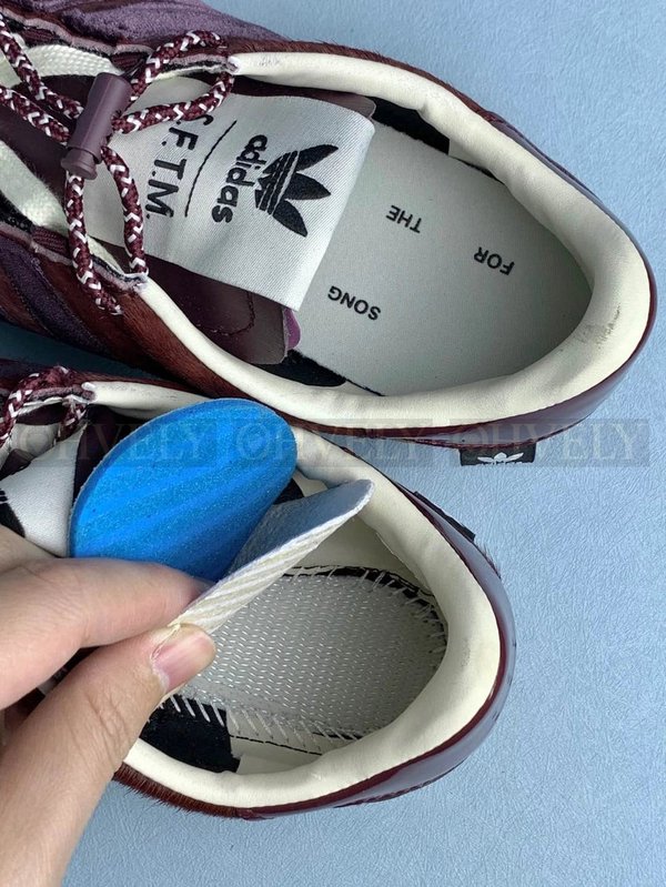 아디다스 x 송 포 더 뮤트 컨트리 OG 마룬 코어 블랙