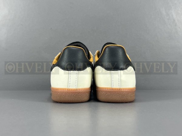 아디다스 x JJJ자운드 삼바 OG 오프 화이트 코어 블랙