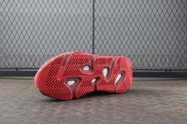 YEEZY 700 하이레스 레드