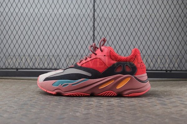 YEEZY 700 하이레스 레드