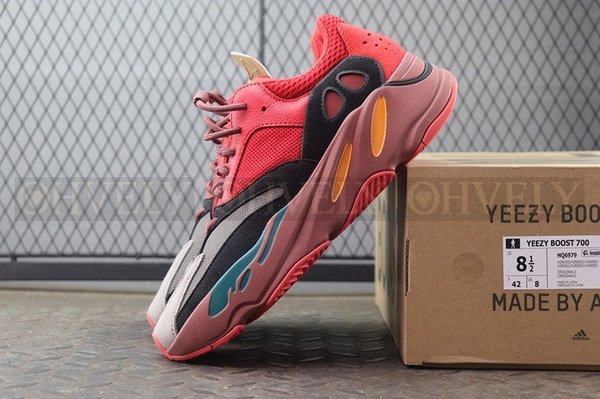 YEEZY 700 하이레스 레드