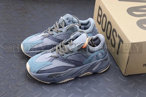 YEEZY 700 틸 블루