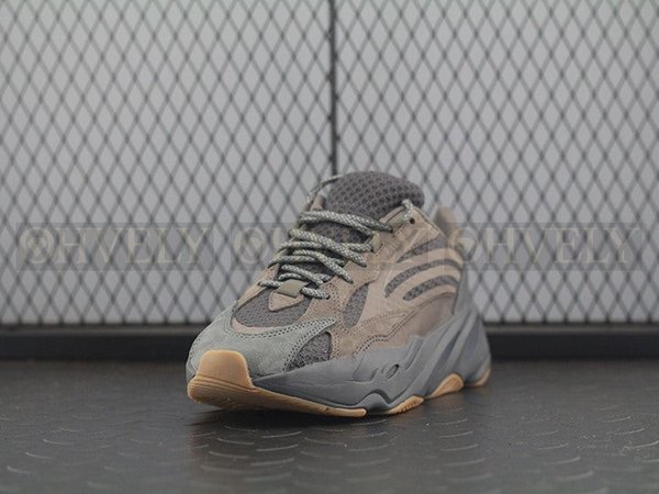 YEEZY 700 지오드